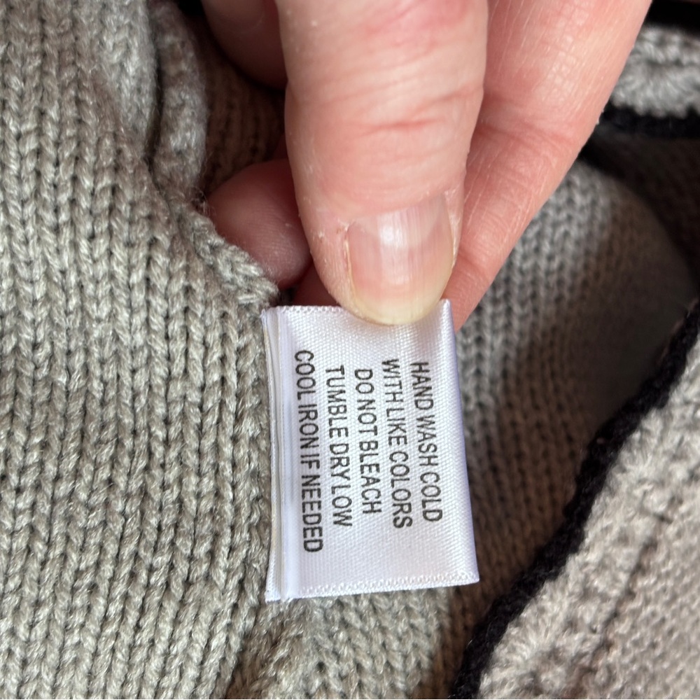 Grey cropped double breasted cardigan with black trim - Picture 6 of 6
